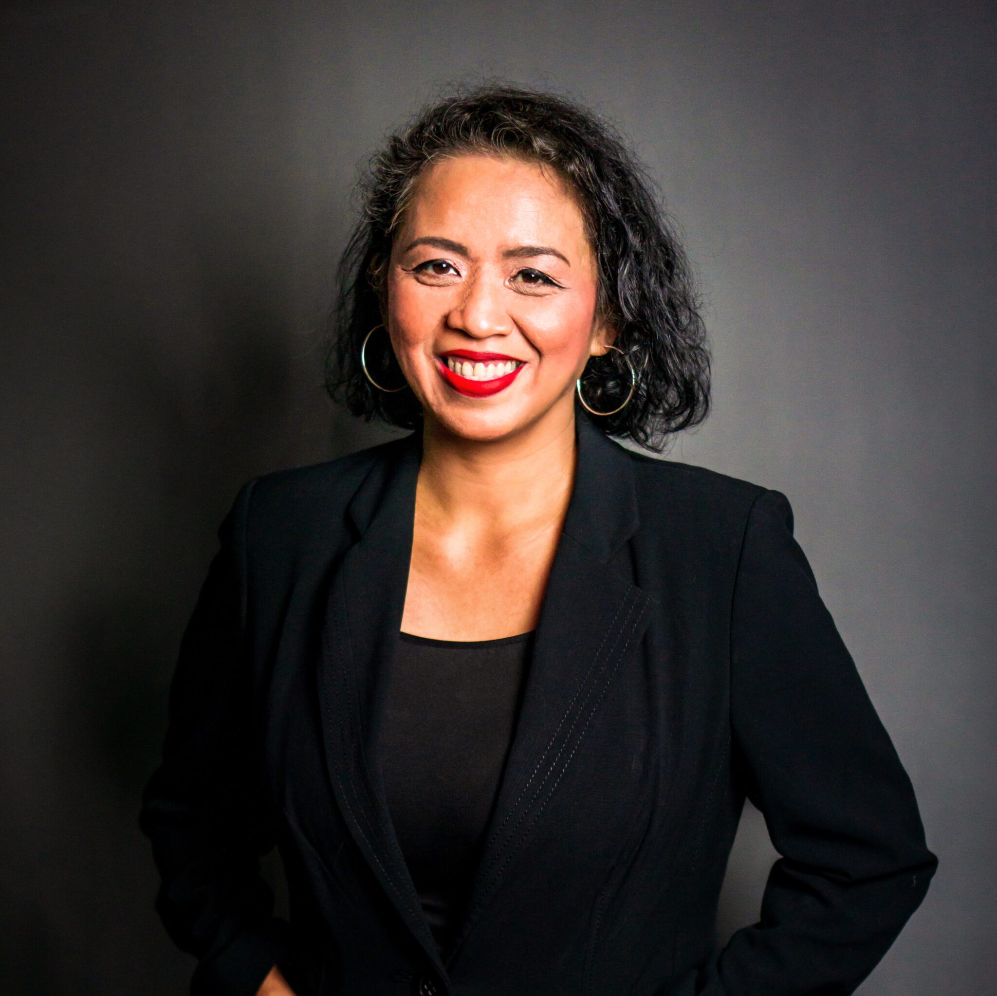 about-maureen-hitipeuw